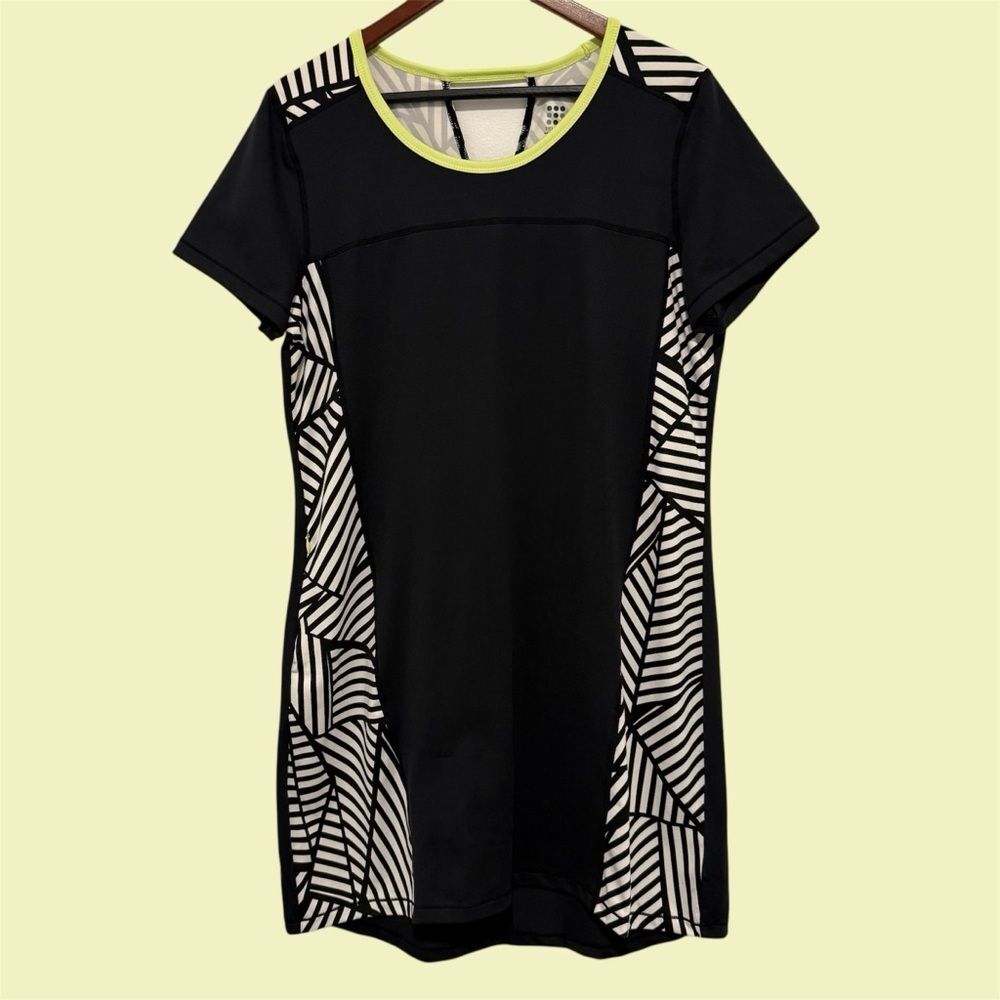 Title Nine Gidget Dress Travel Friendly Zipper Pocket A-Line Silhouette Large